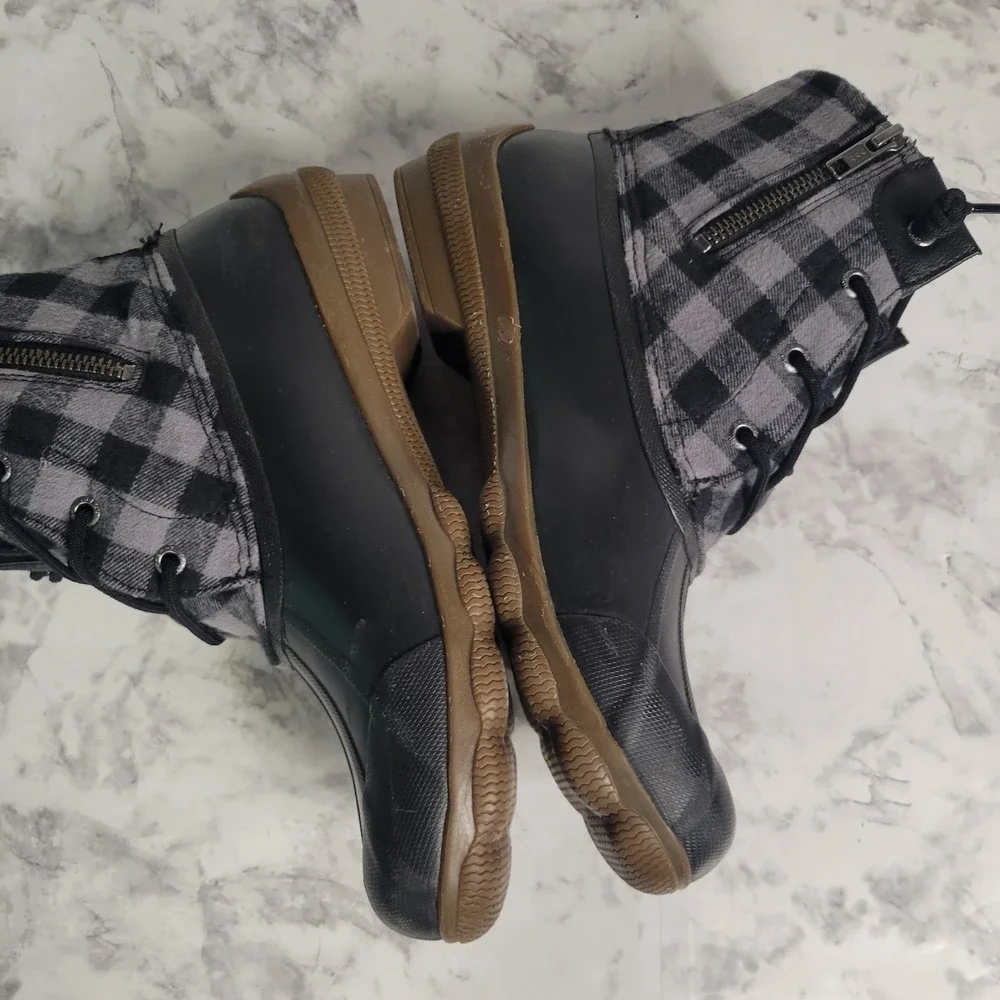 Sperry Saltwater Duck Boots Womens Black Grey Buffalo Plaid‎ Flannel